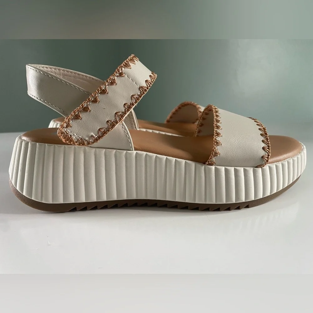 Dolce Vita Franca Ivory Wedge Sandal Cushioned Platform Size 9 NWT